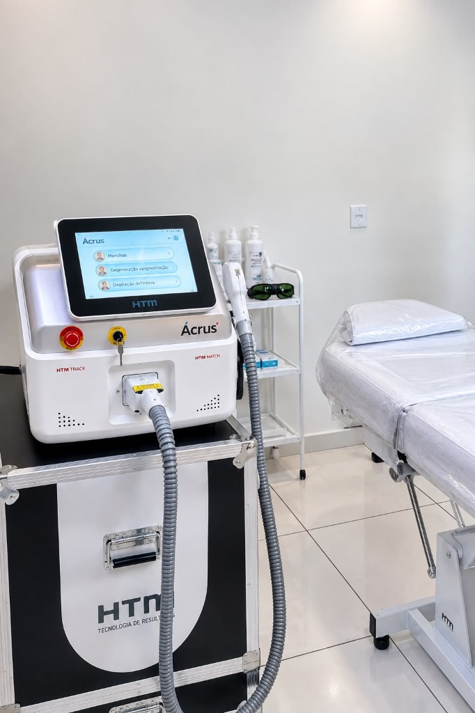 Tecnologia a laser HTM Ácrus para depilação progressiva definitiva